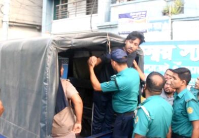 খুলনায় তরুণীসহ আপত্তিকর অবস্থায় জামায়াত নেতার ছেলে আটক